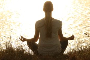 Read more about the article 6 Gründe warum du Yoga praktizieren solltest !