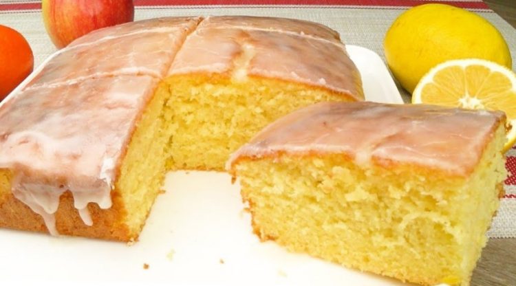 Blitzkuchen: Wahnsinnig saftiger Zitronenkuchen 