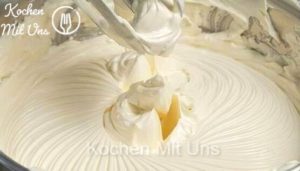 Read more about the article Amerikanische Buttercreme mit Vanillepudding