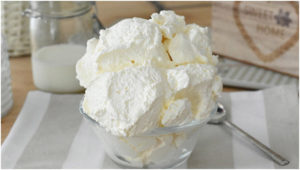 Read more about the article 2 Minuten Joghurt Eis, ohne Eismaschine !