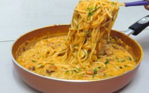 Read more about the article Champignons Spaghetti aus der Pfanne