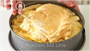 Read more about the article Apfel Walnuss Kuchen, jedes stück schmilzt in deinem Mund!