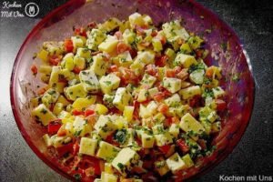 Read more about the article Paprika Gouda Salat in 3 Minuten gezaubert!