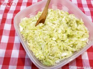 Read more about the article Fantastischer Weißkohlsalat für alle, die abnehmen möchten!