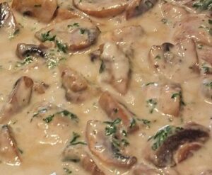 Read more about the article Champignons in leckere Knoblauch Parmesansoße