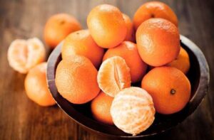 Read more about the article Kaufen Sie nie wieder Mandarinen,wie man sie pflanzt, um sie unbegrenzt zu Hause zu haben!