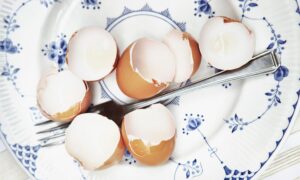 Read more about the article Eierschalen, nicht wegwerfen: In der Küche sind sie Gold wert, wie man sie wiederverwendet