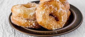 Read more about the article Megaleckere Donuts, ein einfaches Rezept, das jeden überraschen wird!