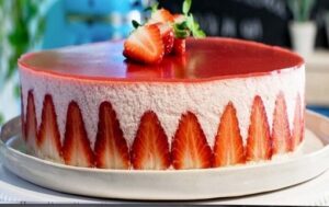 Read more about the article Erdbeermousse Torte, mit Suchtpotenzial