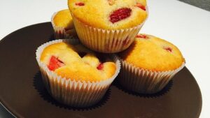 Read more about the article Erdbeer Muffins mit Suchtpotenzial