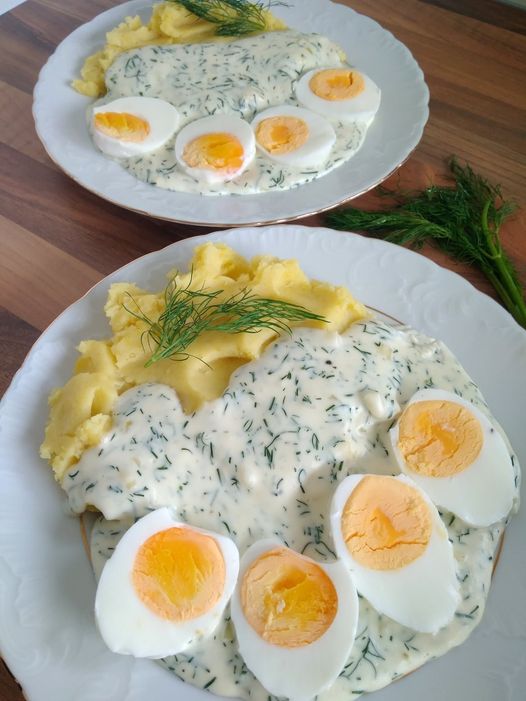 Eier in Dillsoße mit Kartoffeln 15-20 Minuten kochen