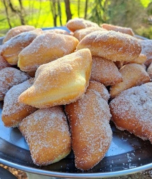 Omis Kräppelchen die ich 2x pro Woche backen, wie vom Weihnachtsmarkt !