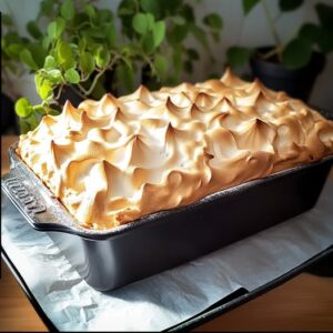 Read more about the article Achtung suchtfaktor 1000, Rhabarberkuchen mit Baiser