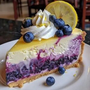 Read more about the article Zitronen Käsekuchen mit Heidelbeeren, Sie brauchen 300g Kekse