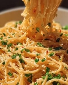 Read more about the article Schnell und lecker, Knoblauchbutter Kräuter Pasta in 5 Minuten